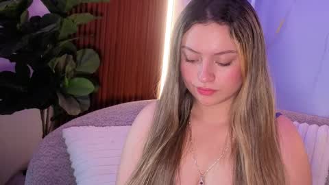 Snapshot of giigii_hadidd chatting on 04/09/26, 06:02 Giigii Hadid online show from 04/09/26, 06:02