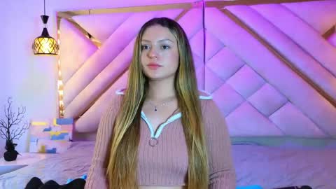 Snapshot of giigii_hadidd chatting on 04/13/26, 07:19 Giigii Hadid online show from 04/13/26, 07:19