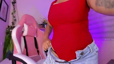 Snapshot of giisell chatting on 04/10/26, 12:32 giisell online show from 04/10/26, 12:32