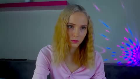 Gina online show from 12/22/25, 11:07