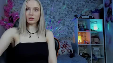 Gina online show from 04/15/26, 01:23