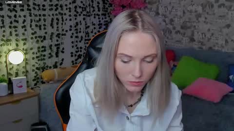 Snapshot of gina_lovelyy chatting on 05/26/26, 01:23 Gina online show from 05/26/26, 01:23