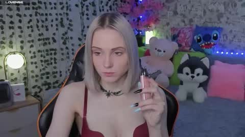 Snapshot of gina_lovelyy chatting on 06/05/26, 01:56 Gina online show from 06/05/26, 01:56