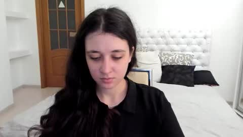 Kate online show from 09/18/25, 09:44