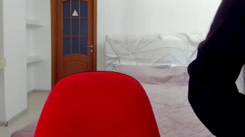 Kate online show from 04/17/26, 09:01