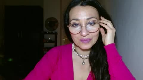 GinaONeon online show from 02/11/25, 10:50