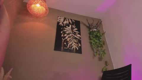 Snapshot of ginebraafxx_ chatting on 01/19/26, 04:22 Ginebra online show from 01/19/26, 04:22