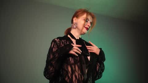        im expecting 350 thumbs up on my altar   online show from 01/04/25, 10:13