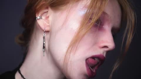        im expecting 350 thumbs up on my altar   online show from 02/03/25, 10:11