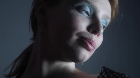        im expecting 350 thumbs up on my altar   online show from 03/04/25, 04:17