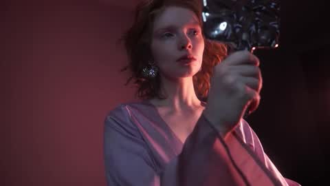        im expecting 350 thumbs up on my altar   online show from 10/07/25, 10:07