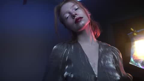        im expecting 350 thumbs up on my altar   online show from 12/01/25, 10:15