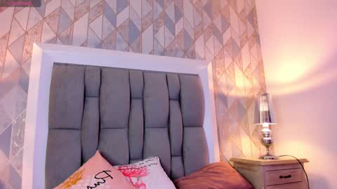 Snapshot of ginger_violetta chatting on 01/02/25, 10:44 Ginger online show from 01/02/25, 10:44