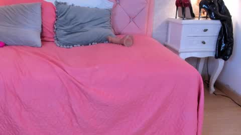 Snapshot of ginger_violetta chatting on 01/12/25, 10:33 Ginger online show from 01/12/25, 10:33