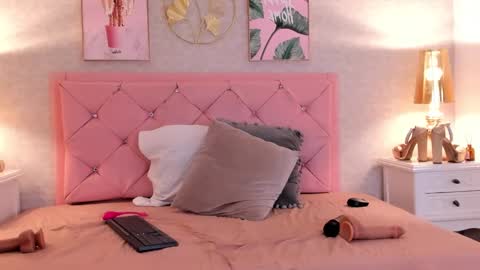 Snapshot of ginger_violetta chatting on 01/15/25, 10:35 Ginger online show from 01/15/25, 10:35