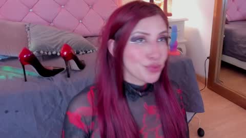 Snapshot of ginger_violetta chatting on 02/07/25, 10:52 Ginger online show from 02/07/25, 10:52