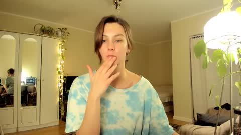 Snapshot of gingerbread__house chatting on 10/14/25, 03:13 Vasilisa online show from 10/14/25, 03:13