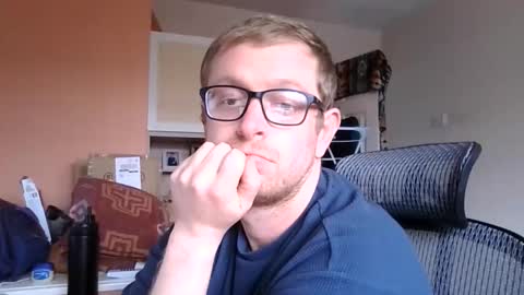 Snapshot of ginwood chatting on 10/10/25, 01:54 ginwood online show from 10/10/25, 01:54