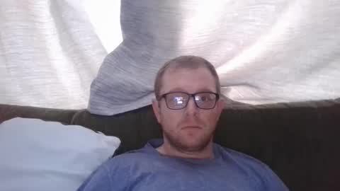 Snapshot of ginwood chatting on 12/14/25, 12:21 ginwood online show from 12/14/25, 12:21