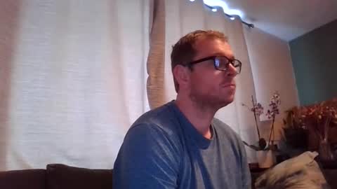 Snapshot of ginwood chatting on 02/21/26, 01:34 ginwood online show from 02/21/26, 01:34