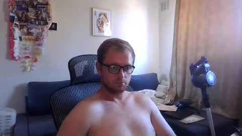 Snapshot of ginwood chatting on 07/11/26, 01:36 ginwood online show from 07/11/26, 01:36