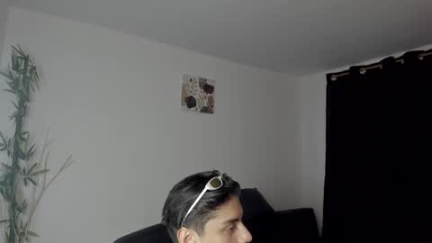 Snapshot of gio_russo chatting on 12/02/24, 02:09 GioRusso online show from 12/02/24, 02:09