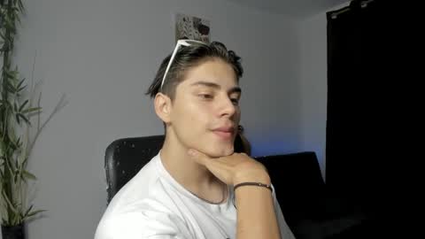 Snapshot of gio_russo chatting on 12/02/24, 09:28 GioRusso online show from 12/02/24, 09:28