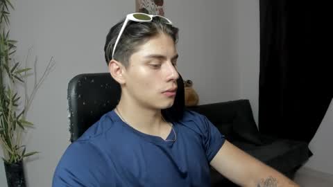 Snapshot of gio_russo chatting on 12/04/24, 05:05 GioRusso online show from 12/04/24, 05:05