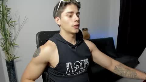 Snapshot of gio_russo chatting on 12/05/24, 07:05 GioRusso online show from 12/05/24, 07:05