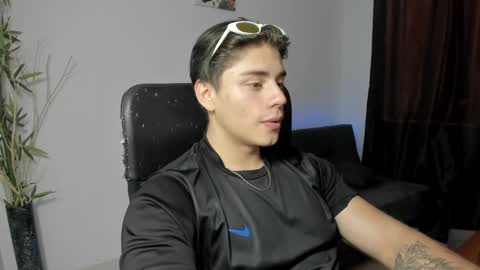 Snapshot of gio_russo chatting on 12/10/24, 06:06 GioRusso online show from 12/10/24, 06:06