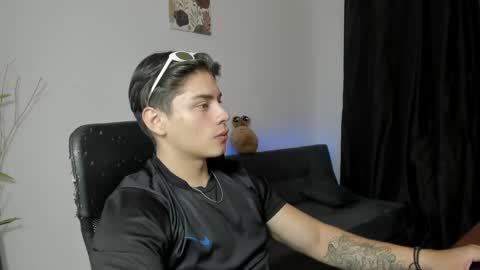 Snapshot of gio_russo chatting on 12/10/24, 11:19 GioRusso online show from 12/10/24, 11:19