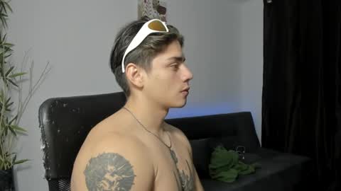 Snapshot of gio_russo chatting on 12/13/24, 05:38 GioRusso online show from 12/13/24, 05:38