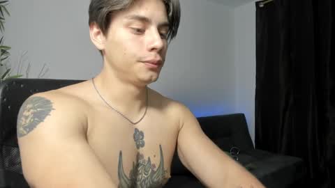 Snapshot of gio_russo chatting on 12/13/24, 08:41 GioRusso online show from 12/13/24, 08:41