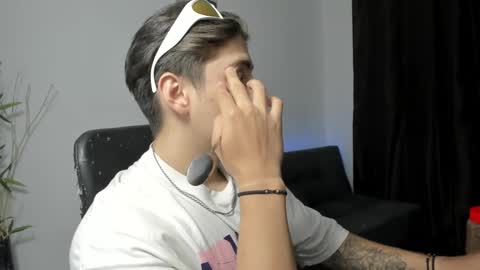 Snapshot of gio_russo chatting on 12/14/24, 12:11 GioRusso online show from 12/14/24, 12:11