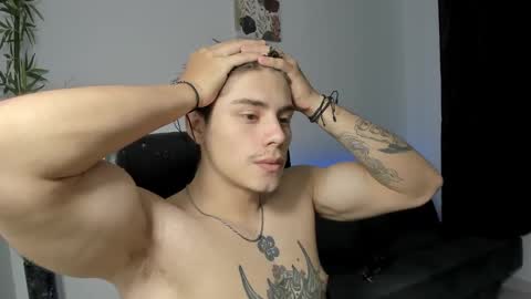 Snapshot of gio_russo chatting on 12/21/24, 06:30 GioRusso online show from 12/21/24, 06:30