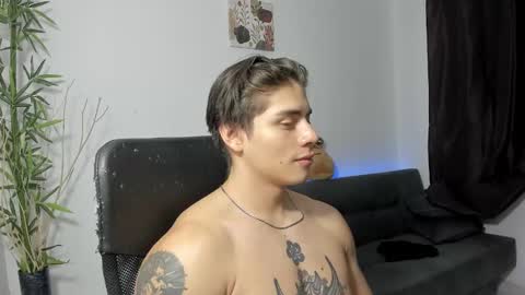 Snapshot of gio_russo chatting on 12/28/24, 10:23 GioRusso online show from 12/28/24, 10:23