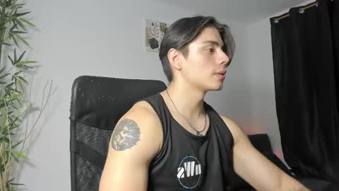 Snapshot of gio_russo chatting on 01/03/25, 04:44 GioRusso online show from 01/03/25, 04:44