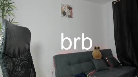 Snapshot of gio_russo chatting on 01/04/25, 05:27 GioRusso online show from 01/04/25, 05:27