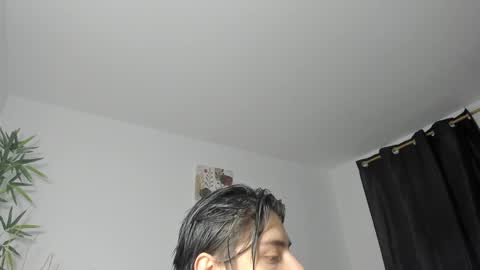 Snapshot of gio_russo chatting on 01/05/25, 07:49 GioRusso online show from 01/05/25, 07:49