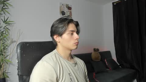 Snapshot of gio_russo chatting on 01/05/25, 10:50 GioRusso online show from 01/05/25, 10:50