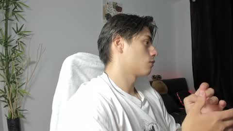 Snapshot of gio_russo chatting on 01/06/25, 10:05 GioRusso online show from 01/06/25, 10:05