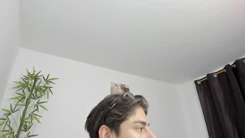 Snapshot of gio_russo chatting on 01/08/25, 11:19 GioRusso online show from 01/08/25, 11:19