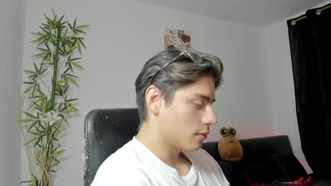 Snapshot of gio_russo chatting on 01/09/25, 02:22 GioRusso online show from 01/09/25, 02:22