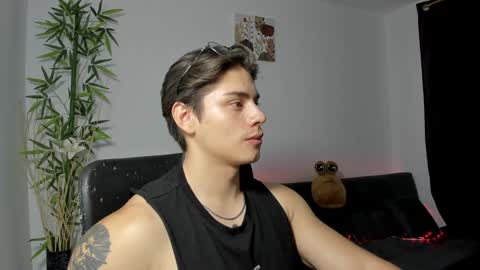 Snapshot of gio_russo chatting on 01/10/25, 02:25 GioRusso online show from 01/10/25, 02:25