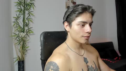 Snapshot of gio_russo chatting on 01/12/25, 10:22 GioRusso online show from 01/12/25, 10:22