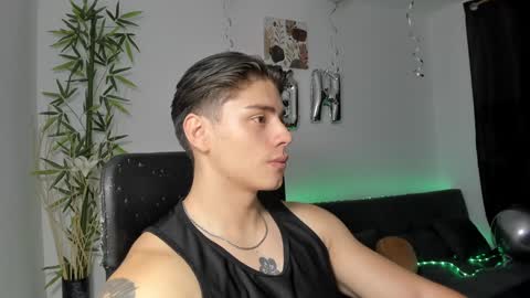 Snapshot of gio_russo chatting on 01/17/25, 04:17 GioRusso online show from 01/17/25, 04:17
