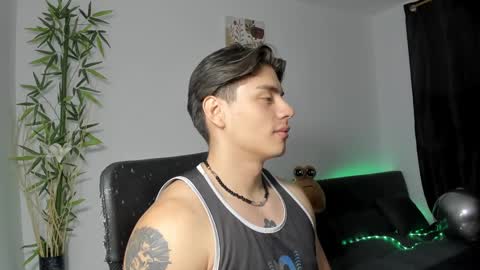 Snapshot of gio_russo chatting on 01/24/25, 05:11 GioRusso online show from 01/24/25, 05:11