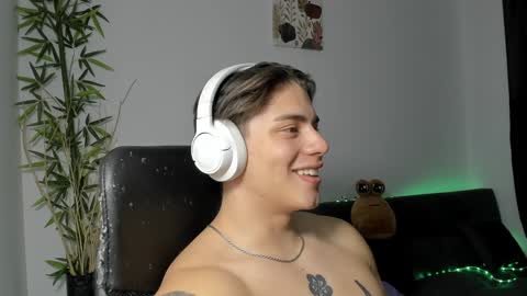 Snapshot of gio_russo chatting on 01/27/25, 05:14 GioRusso online show from 01/27/25, 05:14