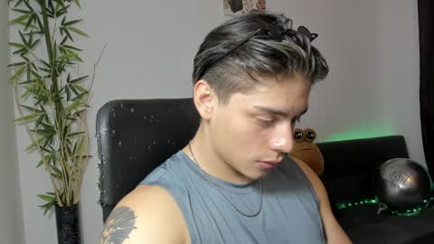 Snapshot of gio_russo chatting on 01/27/25, 10:38 GioRusso online show from 01/27/25, 10:38