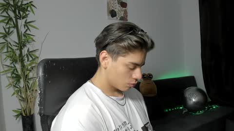 Snapshot of gio_russo chatting on 01/30/25, 02:15 GioRusso online show from 01/30/25, 02:15